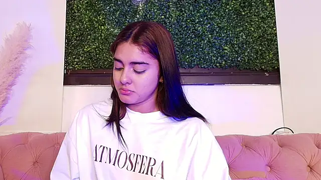 natalia aguirre1 online show from February 2026 03:12:01 PM