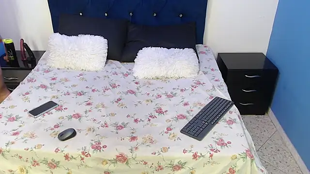 VickyJohnson1 online show from March 2025 08:42:02 PM