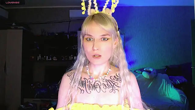 Snapshot of mischellemeow13 chatting on March 2026 12:49:01 AM mischellemeow13 online show from March 2026 12:49:01 AM