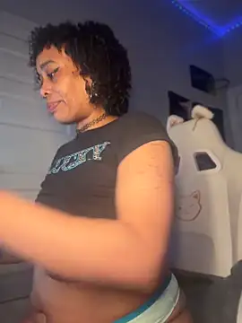 Snapshot of loveluna8 chatting on April 2026 02:56:02 PM loveluna8 online show from April 2026 02:56:02 PM