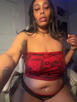 Snapshot of loveluna8 chatting on May 2026 01:05:01 PM loveluna8 online show from May 2026 01:05:01 PM