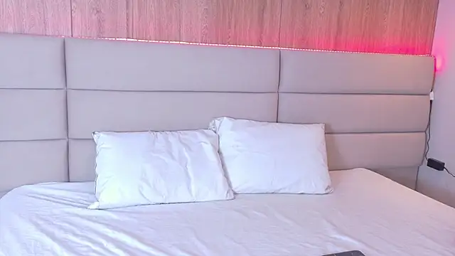 ValeSwift online show from December 2025 12:47:02 PM