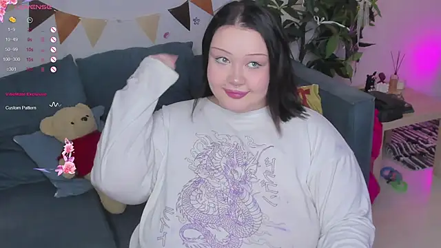 Snapshot of LilyBelll chatting on September 2025 05:05:02 PM LilyBelll online show from September 2025 05:05:02 PM