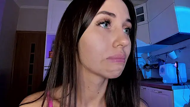 Snapshot of L1TWW chatting on February 2025 12:53:02 AM L1TWW online show from February 2025 12:53:02 AM