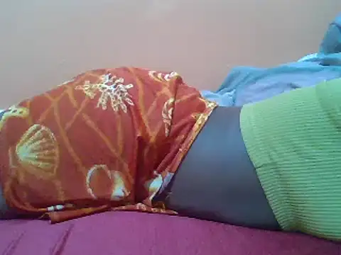 Snapshot of Moonfades chatting on December 2024 06:16:02 PM Moonfades online show from December 2024 06:16:02 PM