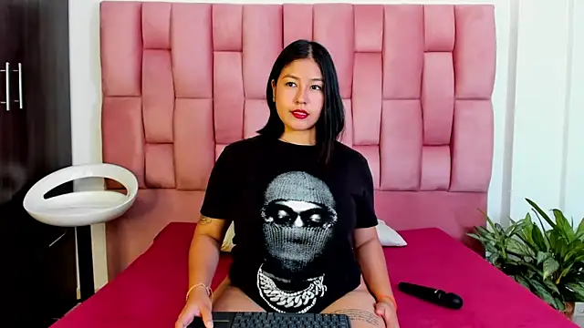 EmmaRossem online show from January 2025 07:45:01 PM