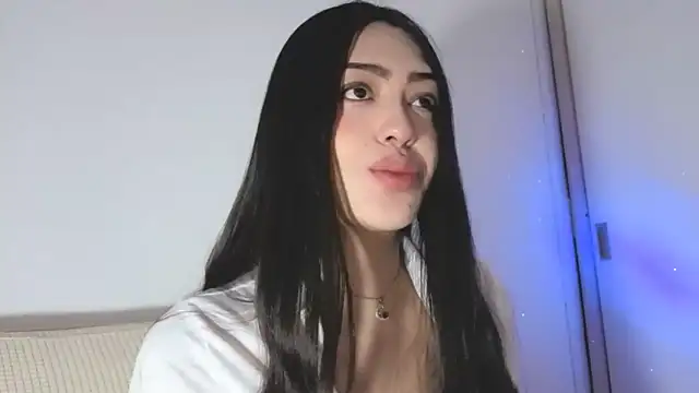 Snapshot of Sweet-Sophiee chatting on April 2026 03:42:02 AM Sweet-Sophiee online show from April 2026 03:42:02 AM