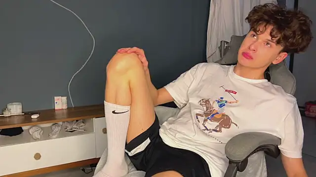 Snapshot of alyx_garden chatting on December 2024 04:04:01 PM alyx garden online show from December 2024 04:04:01 PM