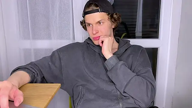 alyx garden online show from April 2026 07:31:02 PM