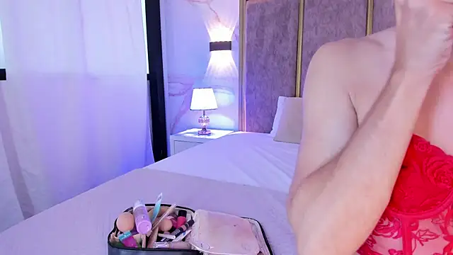 MaxiRogers online show from December 2025 12:21:01 PM