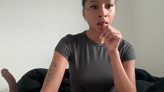 shandiloveslemonss online show from October 2025 12:15:02 PM