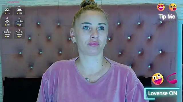 KikiSweet08 online show from November 2025 05:17:02 AM