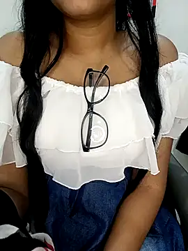 Snapshot of Lovely_mam444 chatting on December 2024 12:55:01 PM Lovely mam444 online show from December 2024 12:55:01 PM