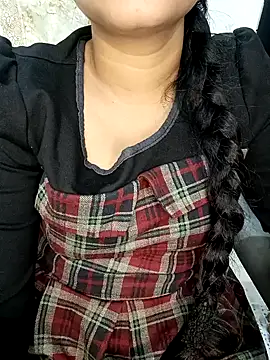 Snapshot of Lovely_mam444 chatting on December 2024 02:49:02 PM Lovely mam444 online show from December 2024 02:49:02 PM