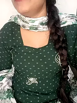 Snapshot of Lovely_mam444 chatting on December 2024 12:43:02 PM Lovely mam444 online show from December 2024 12:43:02 PM