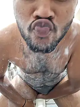 Snapshot of LundChodumera chatting on March 2026 02:04:01 AM LundChodumera online show from March 2026 02:04:01 AM