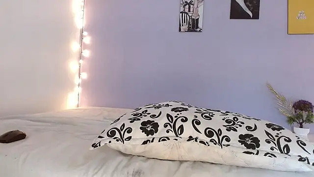 Snapshot of Kimandyuk chatting on January 2025 01:51:02 AM Kimandyuk online show from January 2025 01:51:02 AM