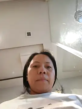 Snapshot of doggiepossession chatting on November 2025 06:35:01 AM doggiepossession online show from November 2025 06:35:01 AM