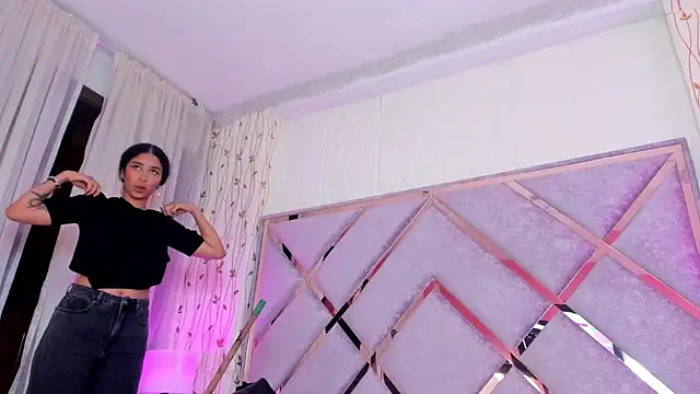  lanna jhonson  online show from February 2025 05:04:02 PM