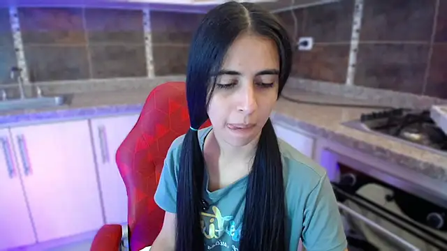 anna alvarez online show from September 2025 11:56:02 AM