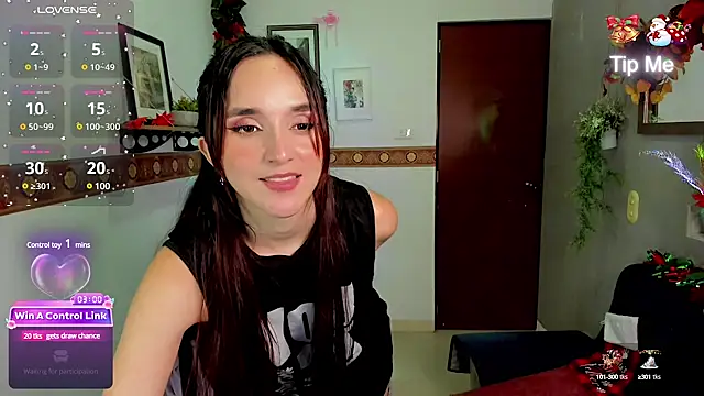 Snapshot of Dakota_Faning chatting on December 2024 04:52:01 PM Dakota Faning online show from December 2024 04:52:01 PM