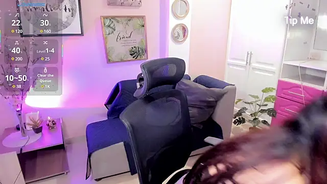 Snapshot of Dakota_Faning chatting on January 2025 01:45:02 PM Dakota Faning online show from January 2025 01:45:02 PM