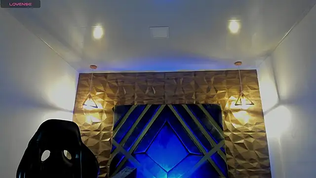 Ian Castillo  online show from February 2026 11:21:01 AM