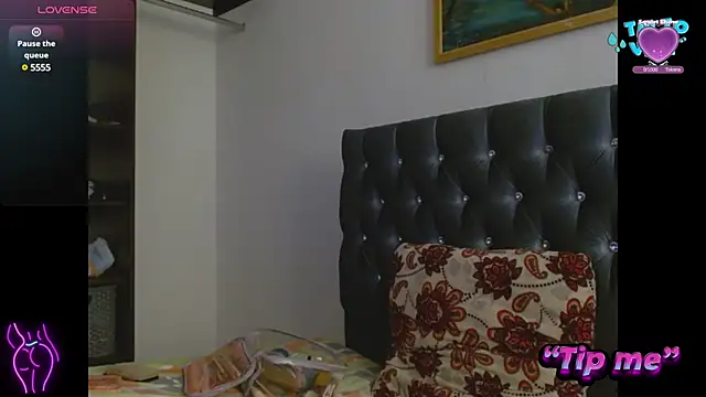 Snapshot of AntonellaAndNoah chatting on January 2025 07:59:02 PM AntonellaAndNoah online show from January 2025 07:59:02 PM