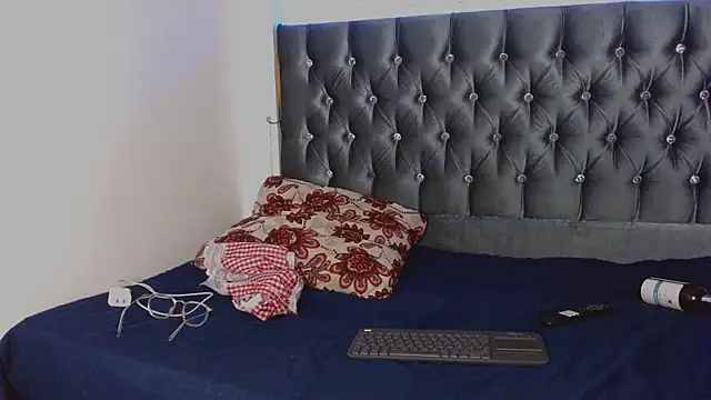 Snapshot of AntonellaAndNoah chatting on March 2025 11:12:01 PM AntonellaAndNoah online show from March 2025 11:12:01 PM