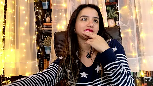 Snapshot of julietta___jackson chatting on June 2026 02:24:02 AM julietta jackson online show from June 2026 02:24:02 AM