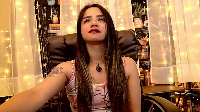 Snapshot of julietta___jackson chatting on July 2026 11:22:02 PM julietta jackson online show from July 2026 11:22:02 PM
