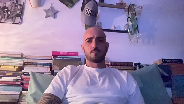 alessandromori91 online show from April 2026 11:07:02 PM