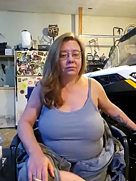 MsShelby40 online show from December 2024 09:51:01 PM