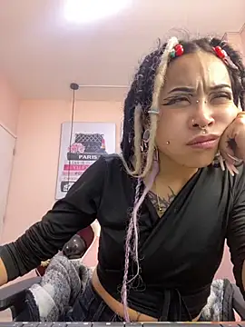 Violetta Suky online show from October 2025 01:22:02 PM