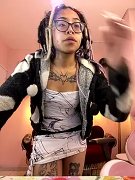 Violetta Suky online show from October 2025 01:33:02 PM