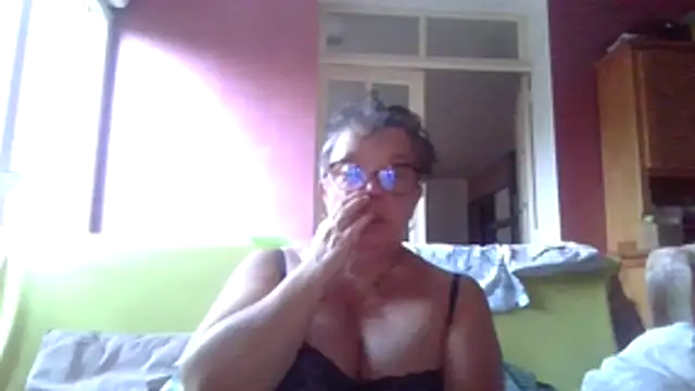 Vandeae44 online show from July 2026 07:49:01 PM