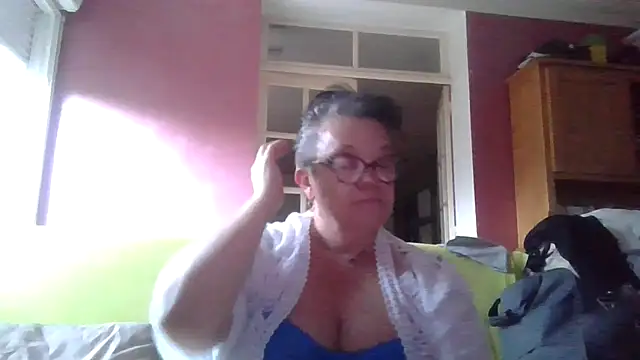 Vandeae44 online show from July 2026 07:45:01 PM