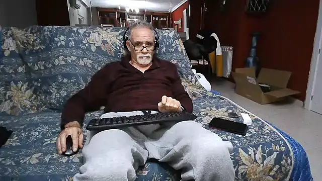 maduroguapo online show from February 2025 09:51:01 PM