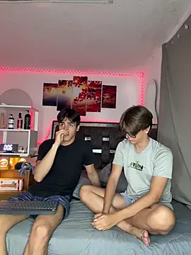 Snapshot of Alex_and_Fabian chatting on May 2026 02:29:01 AM Alex and Fabian online show from May 2026 02:29:01 AM