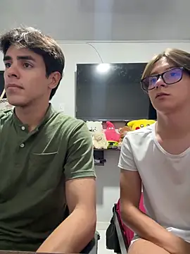 Snapshot of Alex_and_Fabian chatting on May 2026 04:42:02 AM Alex and Fabian online show from May 2026 04:42:02 AM