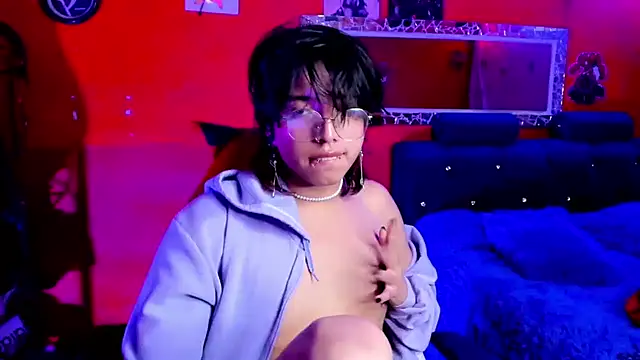 Snapshot of AnggelONfiree chatting on January 2025 06:17:01 AM AnggelONfiree online show from January 2025 06:17:01 AM