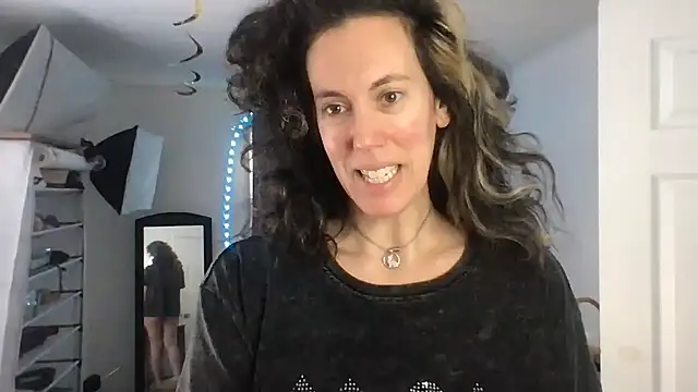 BonfireBonnie online show from January 2025 02:22:01 PM