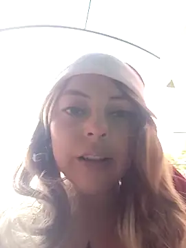 madelaine- online show from December 2025 07:54:02 PM