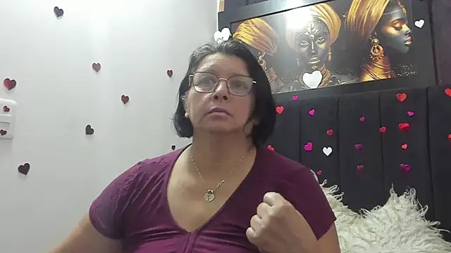 Evaaross 2345 online show from April 2026 01:47:02 PM