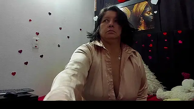 Evaaross 2345 online show from June 2026 11:48:01 AM
