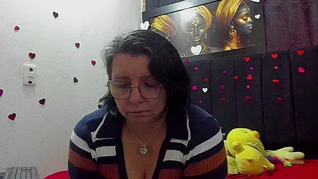 Evaaross 2345 online show from June 2026 02:17:02 PM