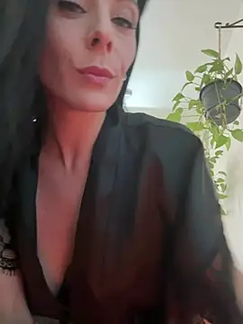 Snapshot of VixenVixie chatting on December 2024 10:34:02 PM VixenVixie online show from December 2024 10:34:02 PM