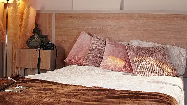 AliceShazaham  online show from February 2026 07:07:01 AM