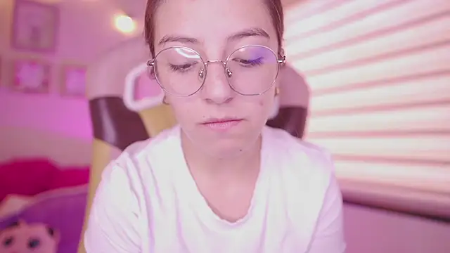 milly kenner online show from February 2026 07:20:02 PM