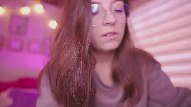 milly kenner online show from March 2026 07:18:02 PM